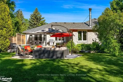 110 Scotts Court Blue Mountains ON N0H 1J0