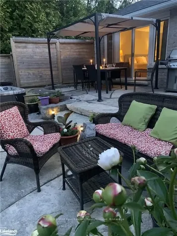 110 Scotts Court Blue Mountains ON N0H 1J0