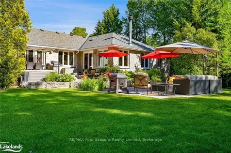 110 Scotts Court Blue Mountains ON N0H 1J0