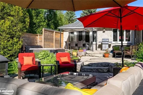 110 Scotts Court Blue Mountains ON N0H 1J0