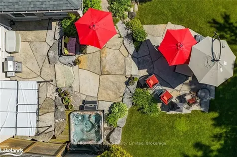 110 Scotts Court Blue Mountains ON N0H 1J0