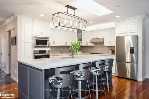 110 Scotts Court Blue Mountains ON N0H 1J0