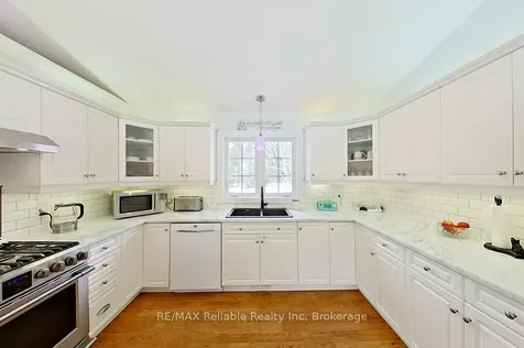 22 Eugene Street Bluewater ON N0M 1G0