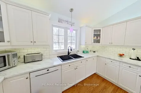 22 Eugene Street Bluewater ON N0M 1G0