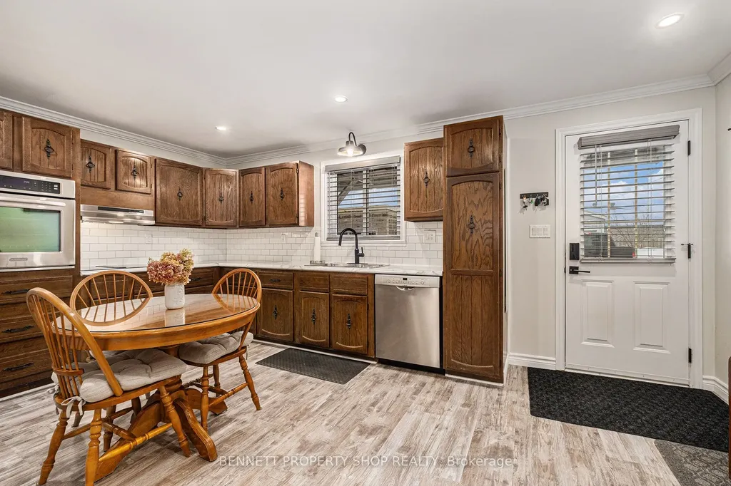 323 Street Felix Street Cornwall ON K6H 5A7