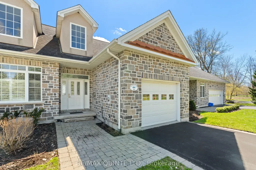22 Gracefield Lane Belleville ON K8P 5N6