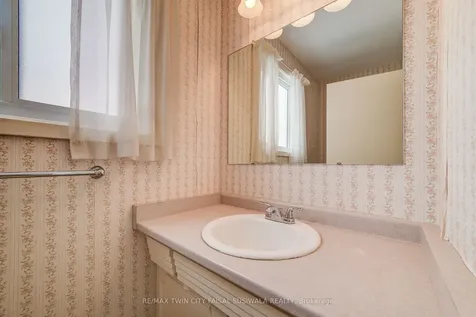 21 Crestwood Drive Cambridge ON N1S 3N8