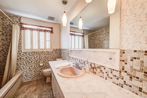 21 Crestwood Drive Cambridge ON N1S 3N8