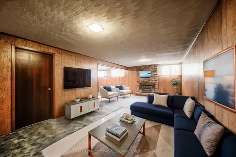 21 Crestwood Drive Cambridge ON N1S 3N8