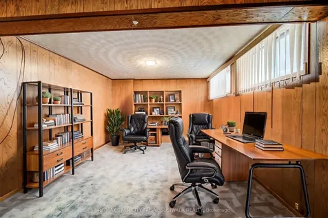 21 Crestwood Drive Cambridge ON N1S 3N8