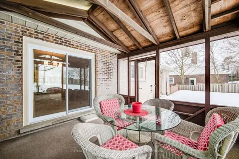 21 Crestwood Drive Cambridge ON N1S 3N8