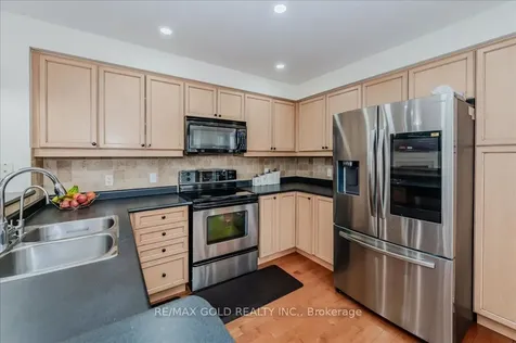 24 Baintree Way Cambridge ON N1T 2H3