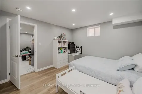 24 Baintree Way Cambridge ON N1T 2H3