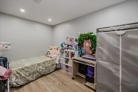 24 Baintree Way Cambridge ON N1T 2H3