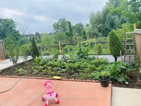 24 Baintree Way Cambridge ON N1T 2H3