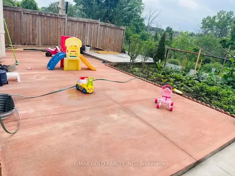 24 Baintree Way Cambridge ON N1T 2H3