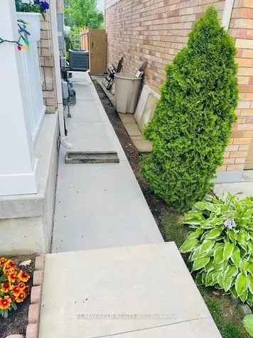 24 Baintree Way Cambridge ON N1T 2H3