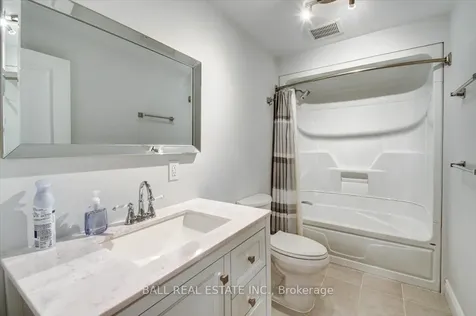 15 Vanluven Lane Bancroft ON K0L 1C0