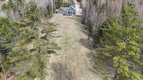 15 Vanluven Lane Bancroft ON K0L 1C0