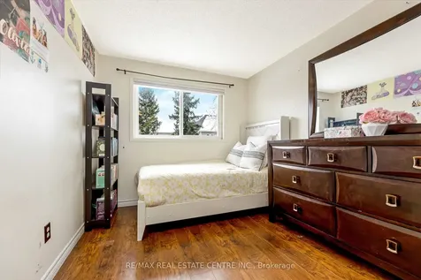 570 Halberstadt Circle Cambridge ON N3H 5J6