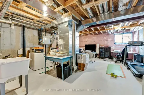 48 Bawcutt Crescent Brant ON N3L 0G6