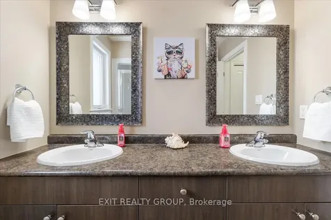 40 Kawartha Court Belleville ON K8N 0C1