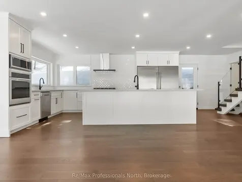 43 Glendale Road Bracebridge ON P1L 1B3