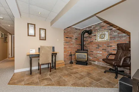 170 Barnett Crescent Centre Wellington ON N1M 3E5