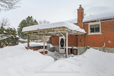 170 Barnett Crescent Centre Wellington ON N1M 3E5