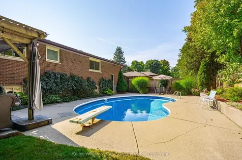 170 Barnett Crescent Centre Wellington ON N1M 3E5