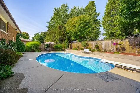 170 Barnett Crescent Centre Wellington ON N1M 3E5