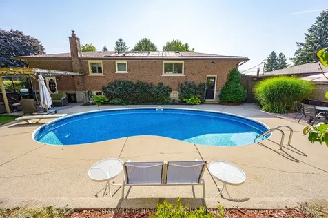 170 Barnett Crescent Centre Wellington ON N1M 3E5