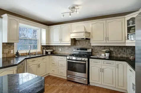 116 Darren Crescent Cambridge ON N3C 3Y9