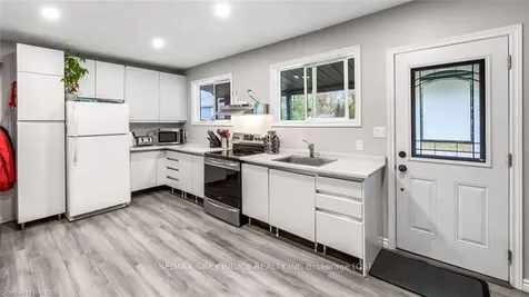 240 2nd Street E Owen Sound ON N4K 2E8