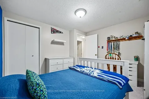 97 Pinnacle Crescent Guelph ON N1K 1P5