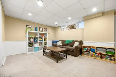 97 Pinnacle Crescent Guelph ON N1K 1P5