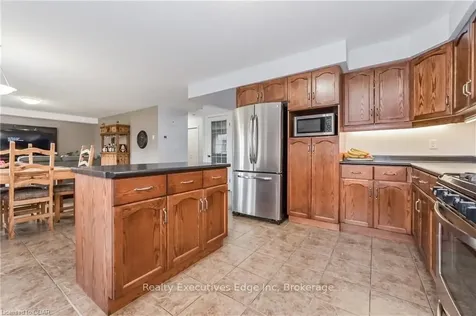 43 Marr Drive Centre Wellington ON N0B 1S0