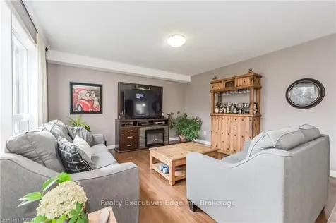 43 Marr Drive Centre Wellington ON N0B 1S0
