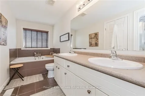 43 Marr Drive Centre Wellington ON N0B 1S0