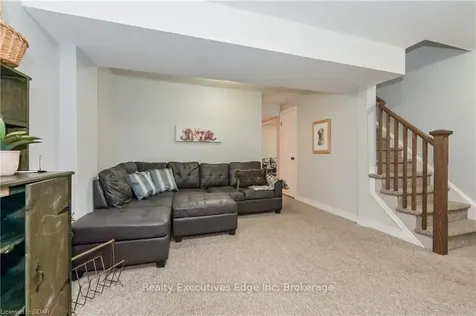 43 Marr Drive Centre Wellington ON N0B 1S0