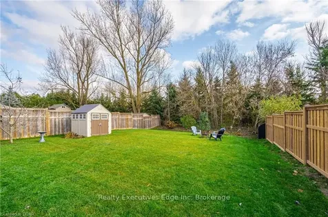 43 Marr Drive Centre Wellington ON N0B 1S0