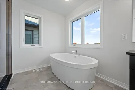 102 Harrison Street Centre Wellington ON N0B 2S0