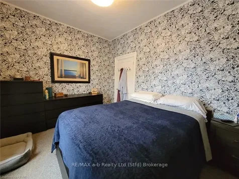 1061 Margaret Street London ON N5W 2J9