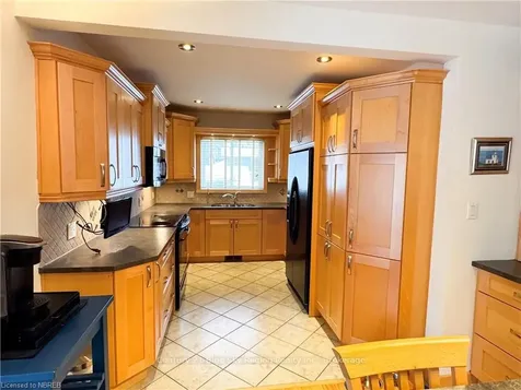 86 Whitney Avenue North Bay ON P1A 1Y5
