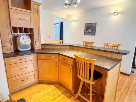 86 Whitney Avenue North Bay ON P1A 1Y5
