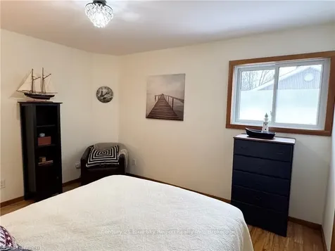 86 Whitney Avenue North Bay ON P1A 1Y5