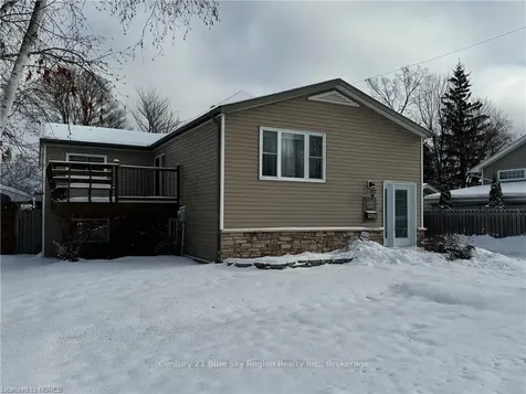 86 Whitney Avenue North Bay ON P1A 1Y5
