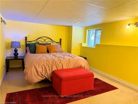 86 Whitney Avenue North Bay ON P1A 1Y5