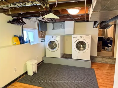 86 Whitney Avenue North Bay ON P1A 1Y5