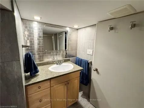 86 Whitney Avenue North Bay ON P1A 1Y5